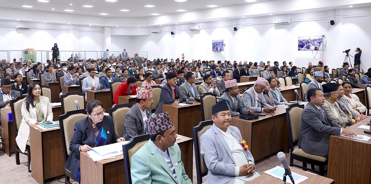 प्रतिनिधि सभा बैठक बस्दै